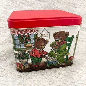 Vintage Giordano Art 1987 Christmas Bear Red Tin Container Collectible